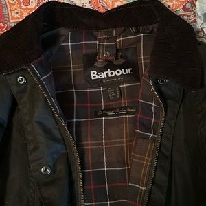 Barbour Women’s Classic Beadnell Jacket. Size 2. Olive green